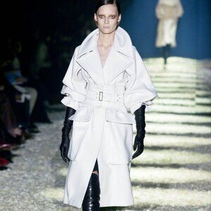 Tom Ford Gucci AW03 White Wool/Angora Corset Coat Look 1